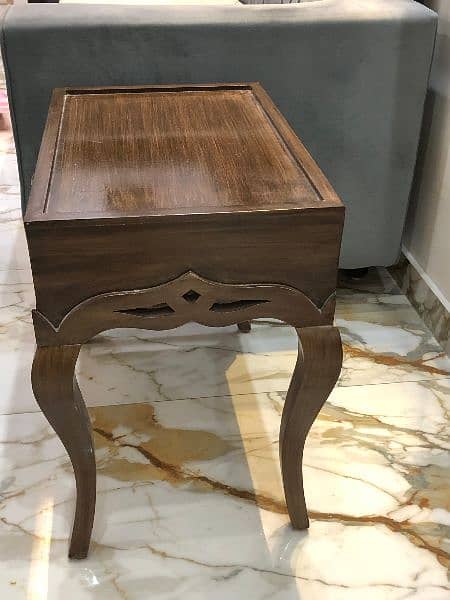 1 centre table and 2 side tables new brand. 5