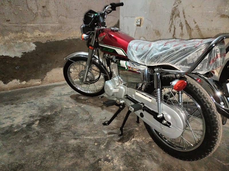 Honda CG 125 Special Edition 3