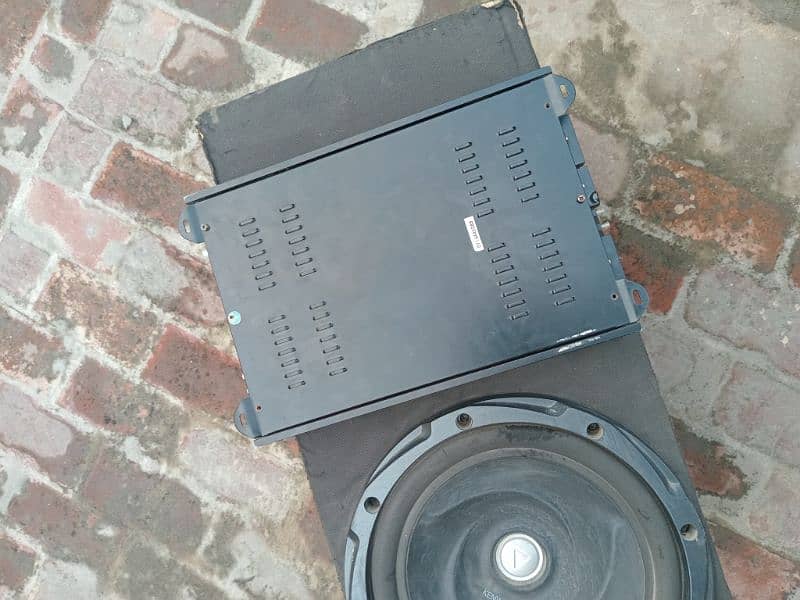 Car Amplifier BM Classic 440 And Kenwood 14 inches Woofer 14