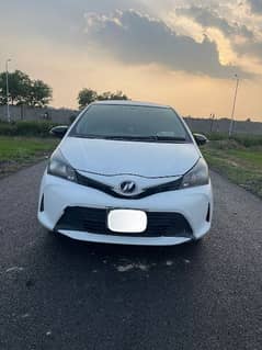 Toyota Vitz 2015