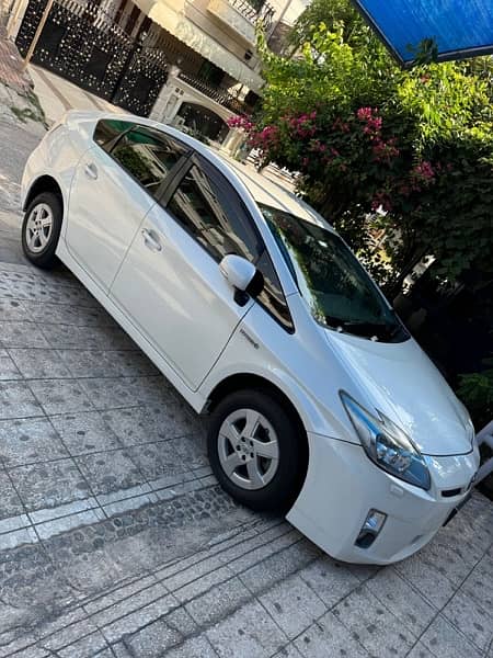 Toyota Prius G touring led Full Option 2