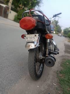 CG 125  Model 2015 for sale in model town lahore