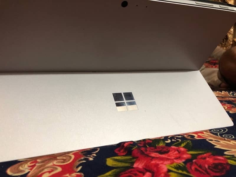 Surface 5 pro  Gen 7 i5 8/256 5