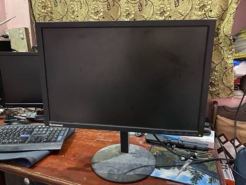 Lenovo 23 inches Broken Panel LED 8