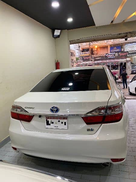 Toyota Camry G Hybrid 2015 / 2019 2