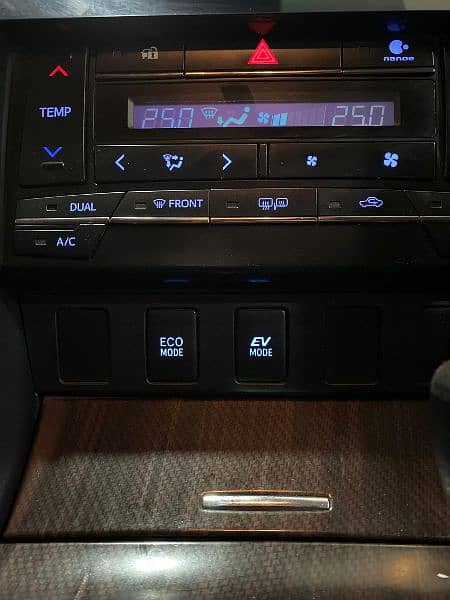 Toyota Camry G Hybrid 2015 / 2019 14