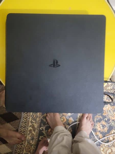 PS4 slim 6