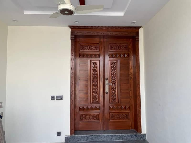 6 MARLA BRAND NEW CORNER SPANISH HOUSE FOR SALE IN BAHRIA TOWN LAHORE 1