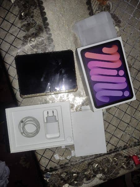 i pad mini 6 10/10 condition as good as new 256 gb 3