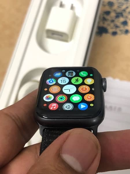 Apple watch series 4, 40mm 9/10 0