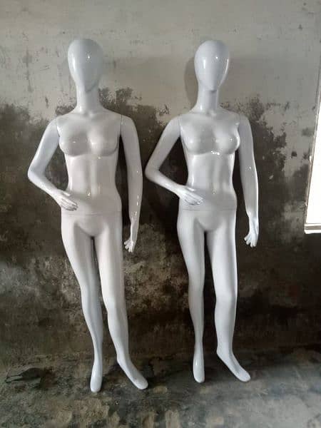 dummies and mannequin 2