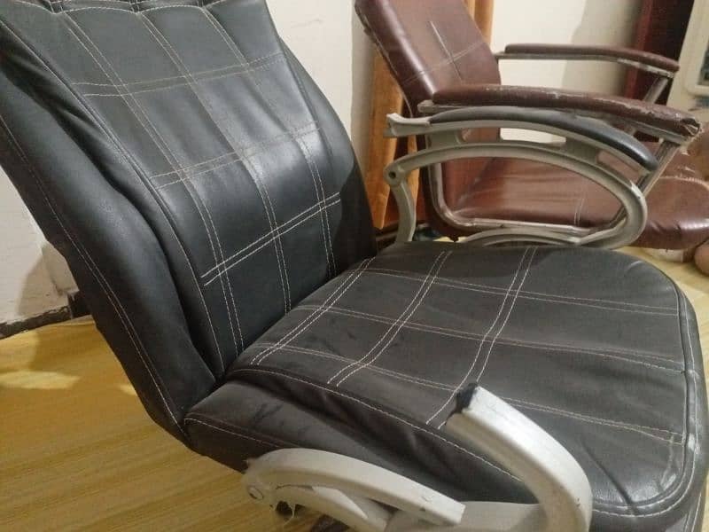 Two Computer Chairs selling 2