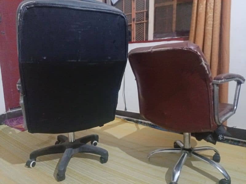 Two Computer Chairs selling 3