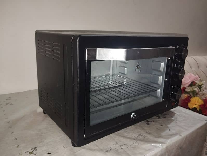 E-Lite Appliances ETO-653R Oven

Toaster good condition no fault 2