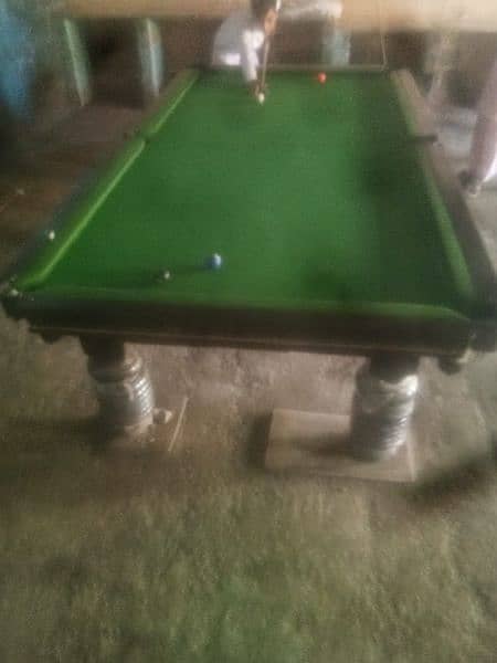 Snoker table with complete Saman 0