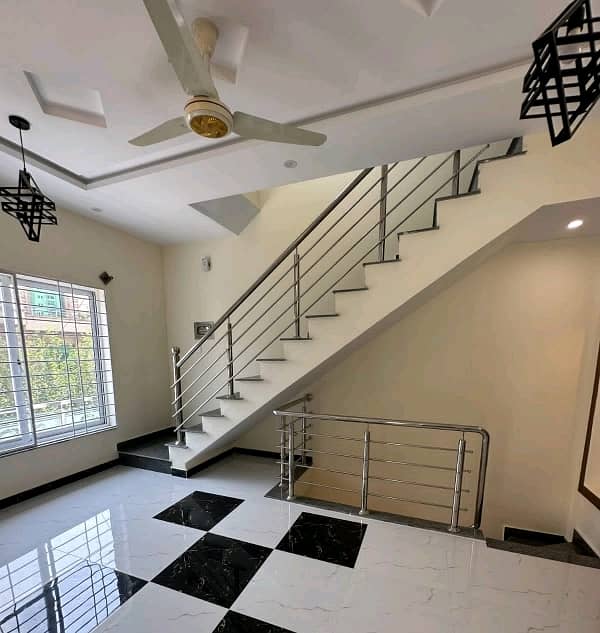 1000 Square Feet House available for sale in G-13, G-13 2