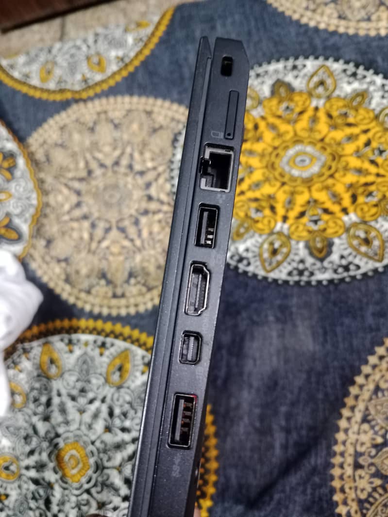 Lenovo ThinkPad T460s 9