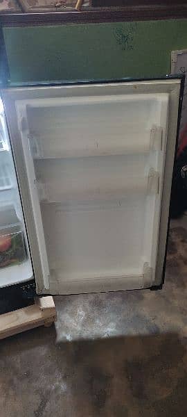 Pel Fridge Small Size Glass Door 1