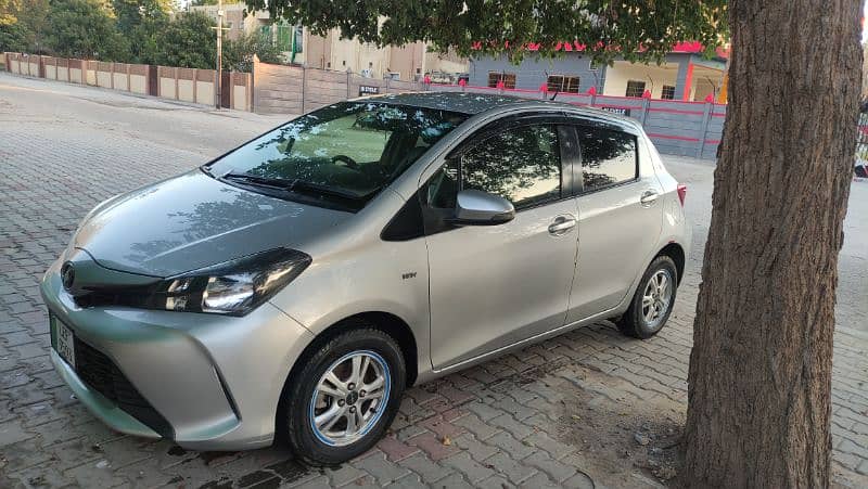 Toyota Vitz 2014 4