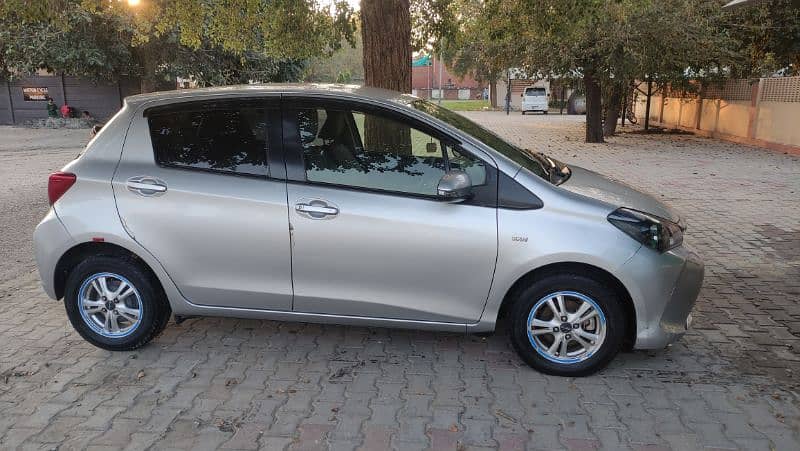 Toyota Vitz 2014 5