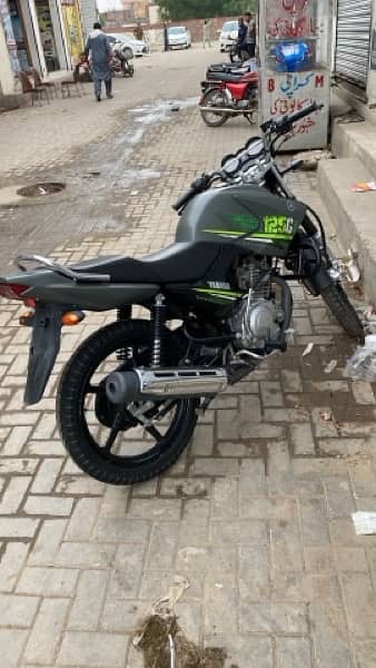 yahma VBR G for sale good condition gray colur m 1