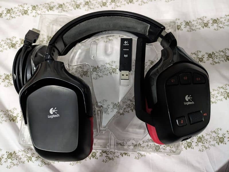 Logitech G930 wireless headset 1