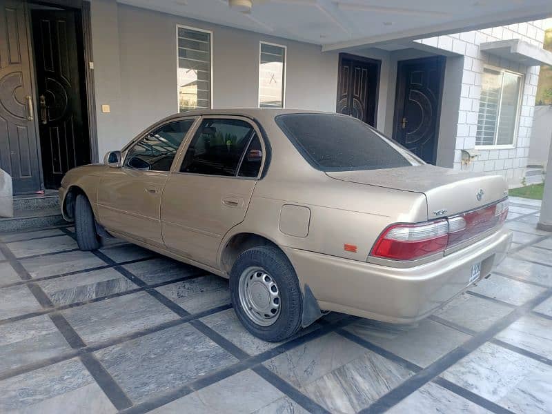 Toyota Corolla XE 2001 3