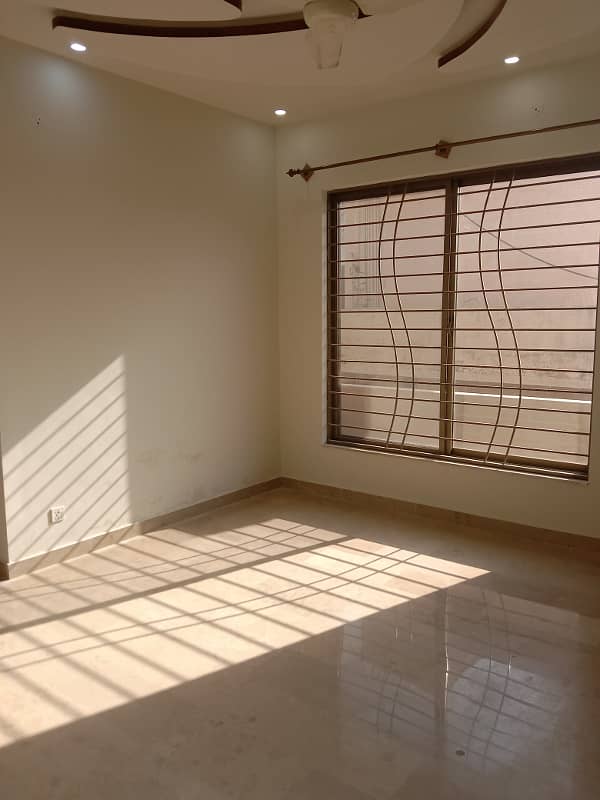 14 Marla 3 bahd upper Portion available for rent 5