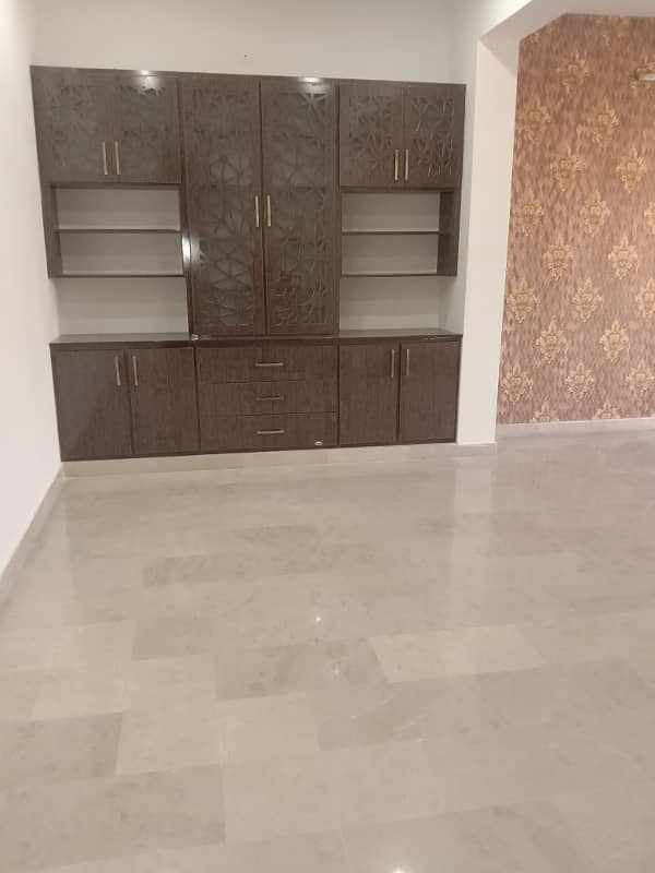 14 Marla 3 bahd upper Portion available for rent 14
