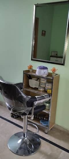 Small Salon setup for salon