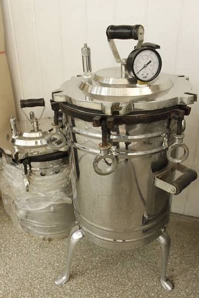 Autoclave, vacuum pump, Filtration assembly 0