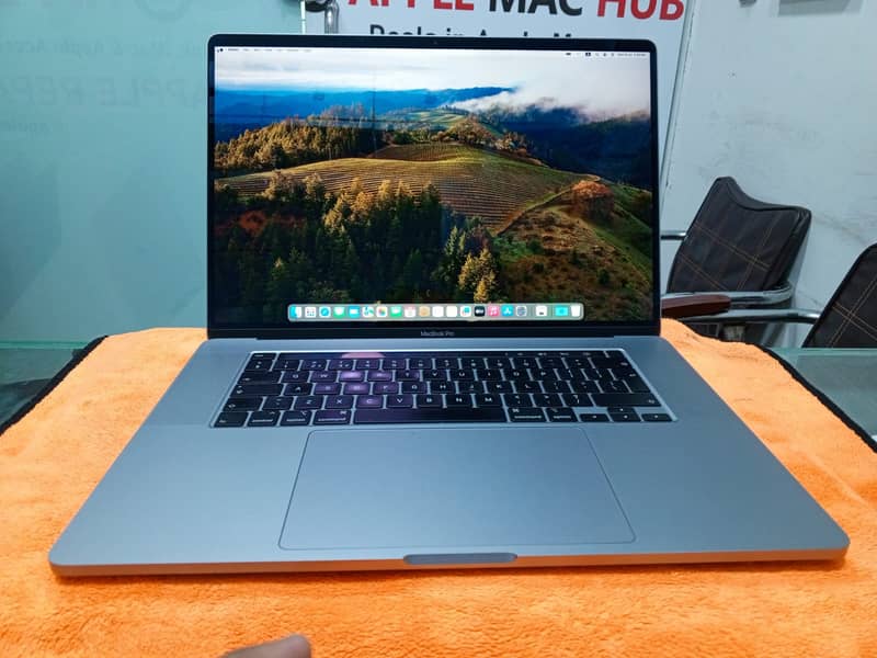 MacBook Pro M1 2021 Retina Display 14-inch 8-C CPU 14-C GPU 16/512 2