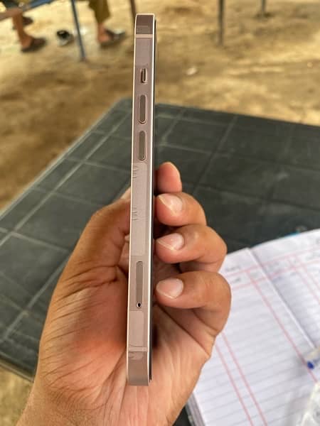 iPhone 13 256 non pta 4 months sim time hai 4