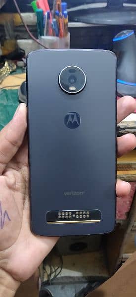 Moto z4 1