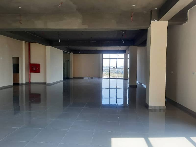 2300 Sq ft Commercial Space Available On Rent In Park Enclave 6