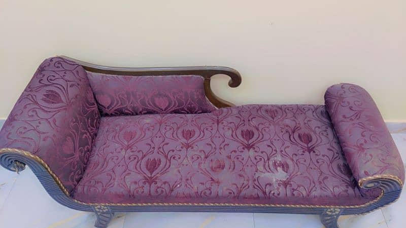 Dewan sofa 0