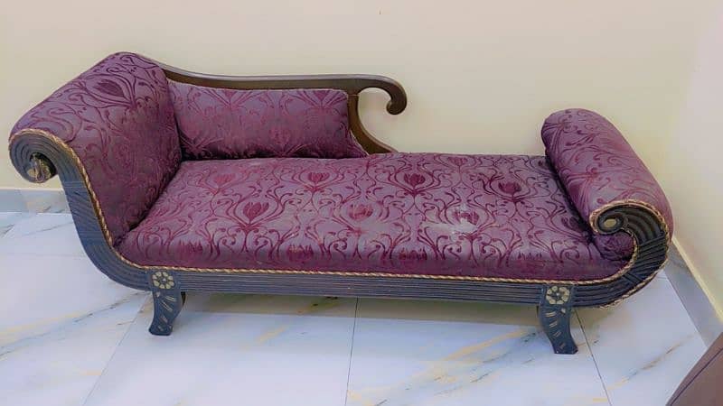 Dewan sofa 1