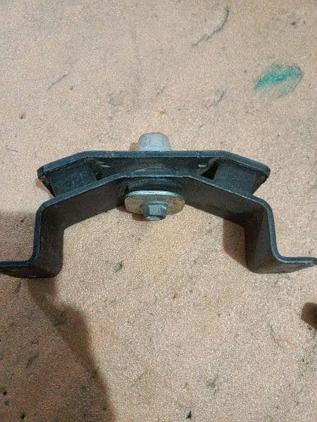 engine mounting 17