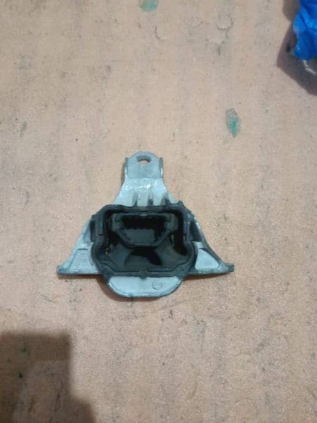 engine mounting 18