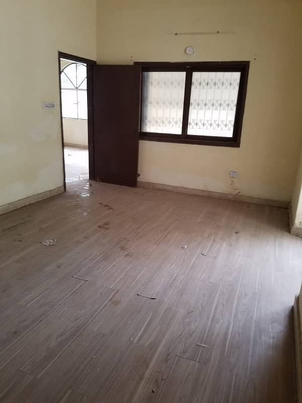 Flat For Sale Block 7 5
