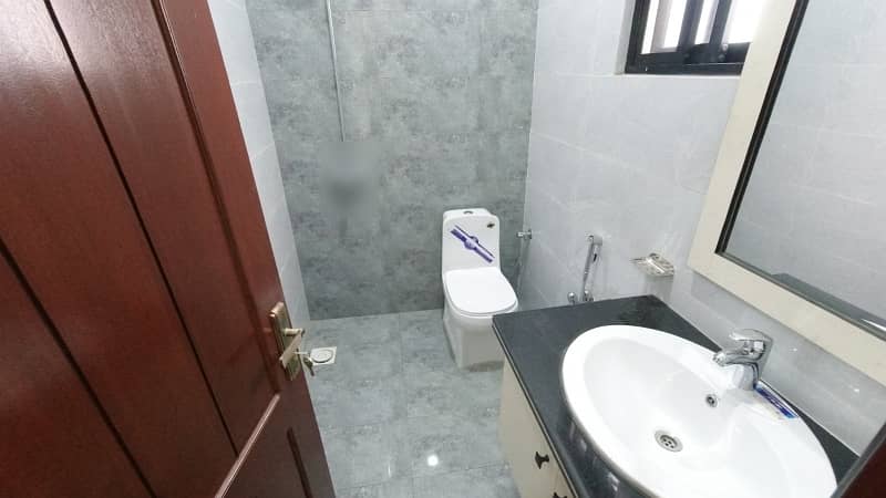 House For Sale In G-15/1 6