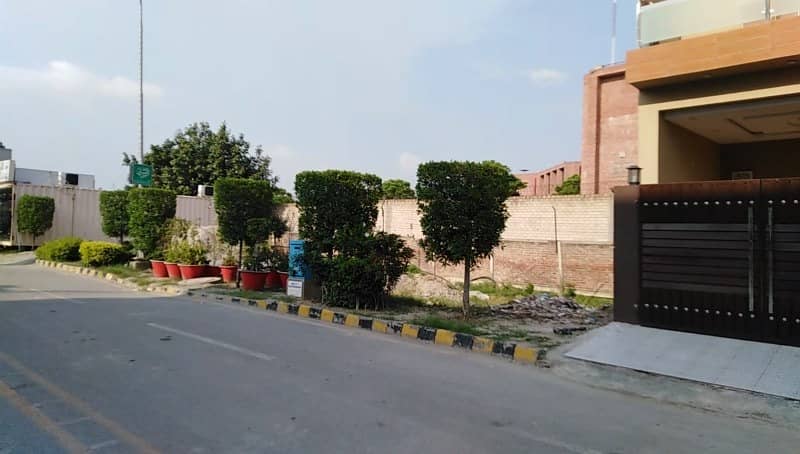 5 Marla Plot File for sale in Raiwind Road 10