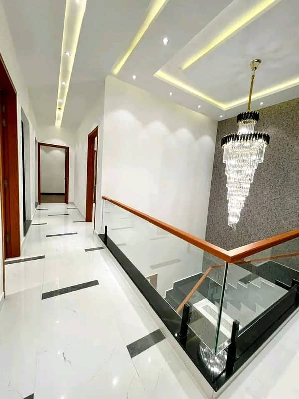 10 Marla Luxury house Available for Rent 11