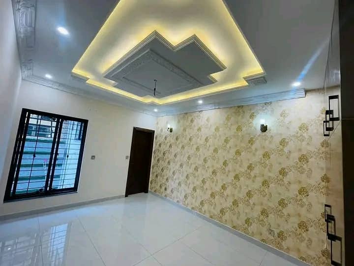 10 Marla Luxury house Available for Rent 6