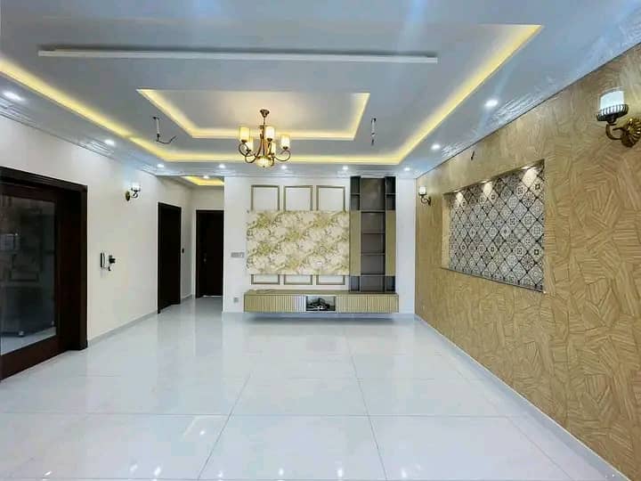 10 Marla Luxury house Available for Rent 10