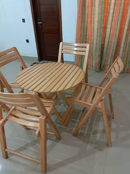 Folding Table And Chairs ( 6 ) 0