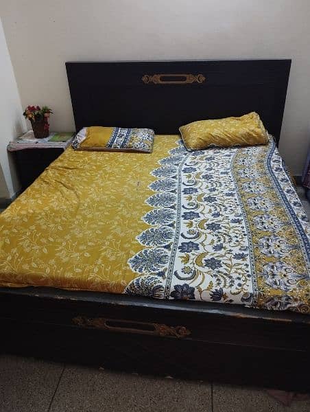 king Size bed and Dressing Table 14