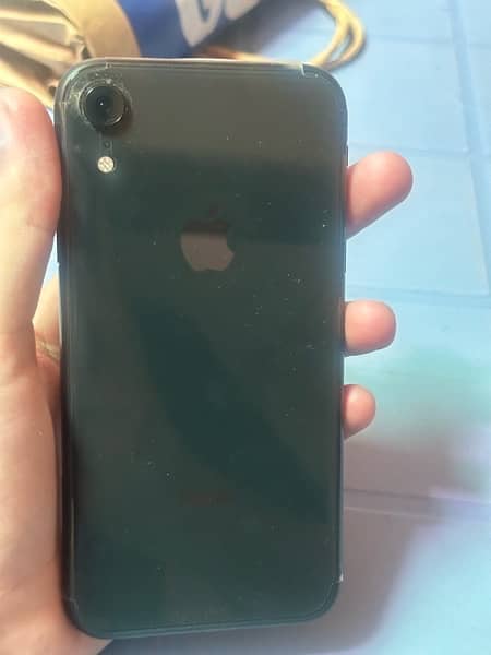 iPhone XR 4