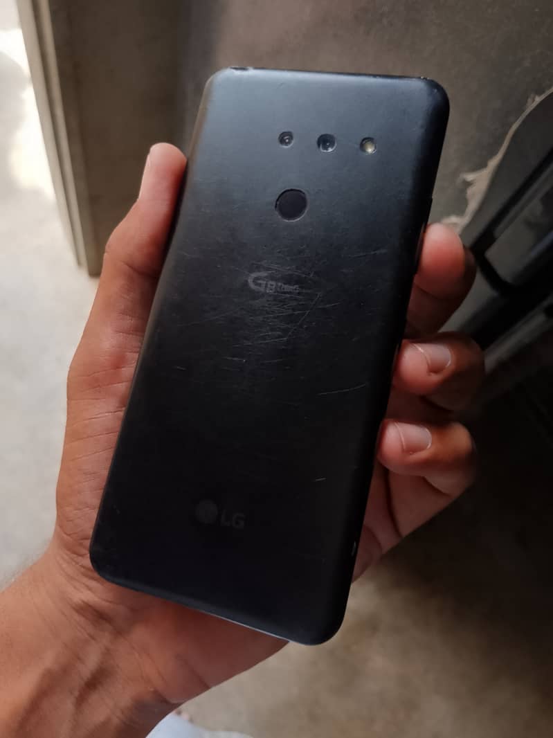 LG G8 THINQ 4