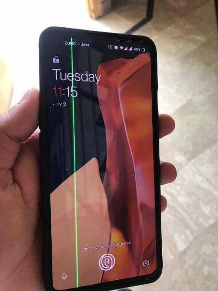 OnePlus 9 5G green line in screen 0